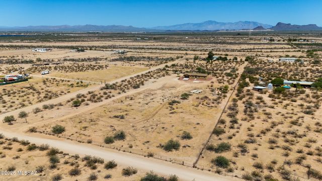 8050 N Shadows Desert Lane, Marana, AZ 85653