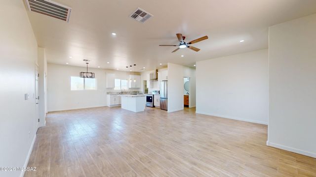 8050 N Shadows Desert Lane, Marana, AZ 85653
