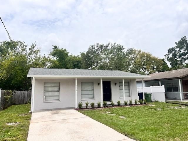 8518 N LYNN AVENUE, Tampa, FL 33604