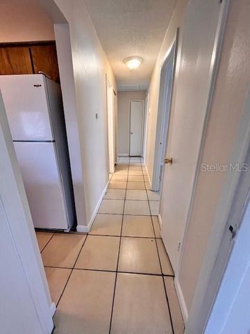 8518 N LYNN AVENUE, Tampa, FL 33604