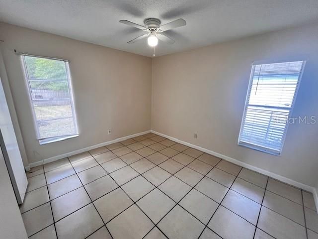 8518 N LYNN AVENUE, Tampa, FL 33604