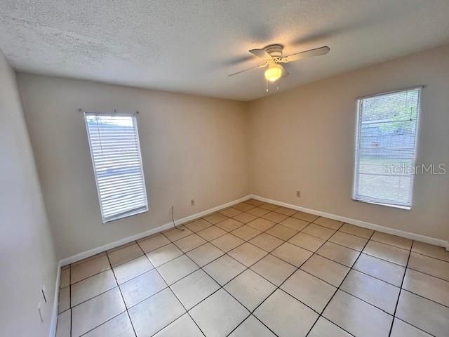 8518 N LYNN AVENUE, Tampa, FL 33604