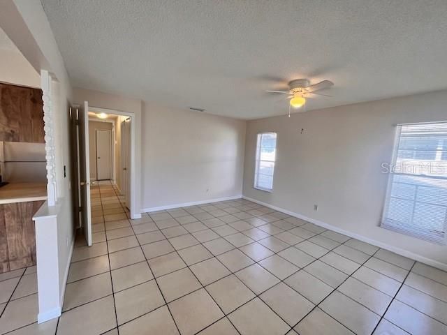 8518 N LYNN AVENUE, Tampa, FL 33604
