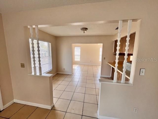 8518 N LYNN AVENUE, Tampa, FL 33604