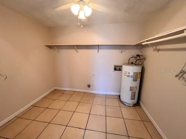 8518 N LYNN AVENUE, Tampa, FL 33604