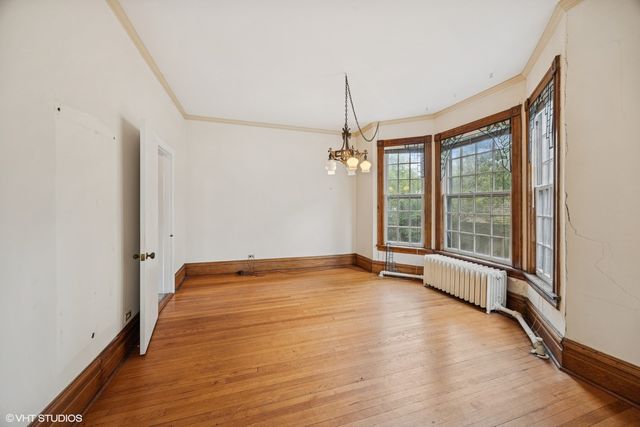 121 N Kensington Avenue, La Grange, IL 60525