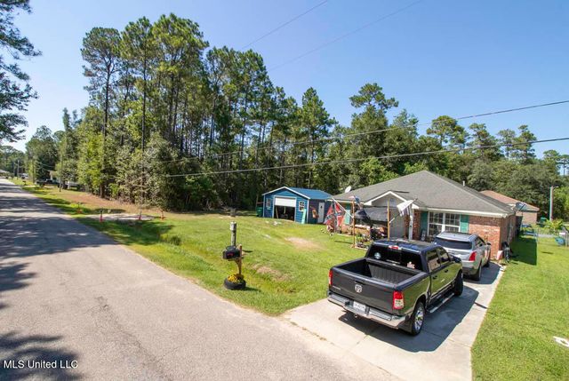 6090 Copiah Street, Bay Saint Louis, MS 39520