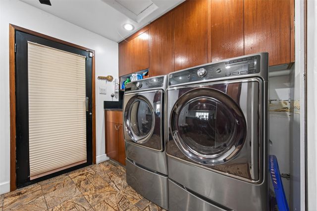 16914 Creeksouth Road, Houston, TX 77068