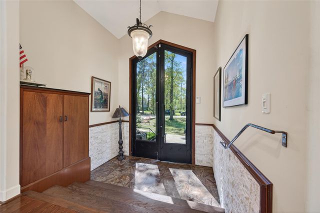 16914 Creeksouth Road, Houston, TX 77068