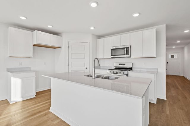 176 Cressmoor Boulevard, Hobart, IN 46342