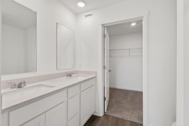 176 Cressmoor Boulevard, Hobart, IN 46342