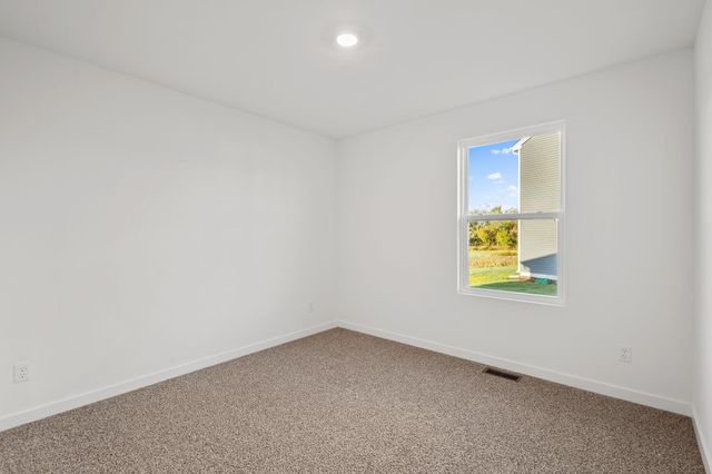 176 Cressmoor Boulevard, Hobart, IN 46342