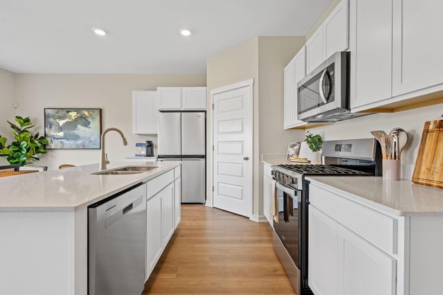 176 Cressmoor Boulevard, Hobart, IN 46342