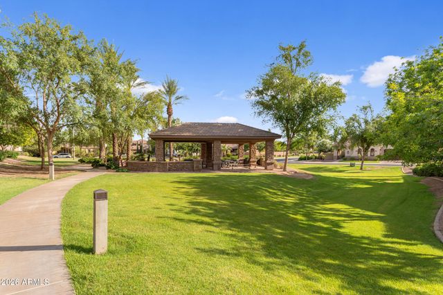 40 W TONTO Drive, Chandler, AZ 85248