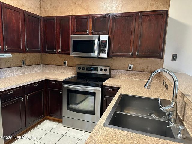 5880 SANDSTONE Way, Jacksonville, FL 32258