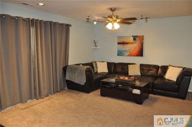 8203 Tamarron Drive, Plainsboro, NJ 08536