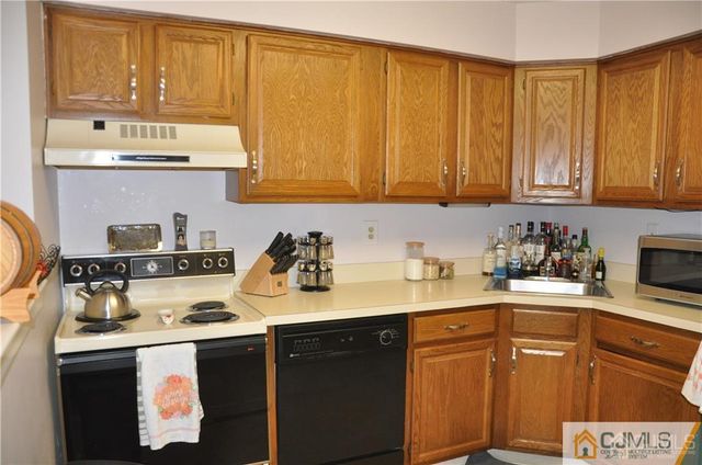8203 Tamarron Drive, Plainsboro, NJ 08536