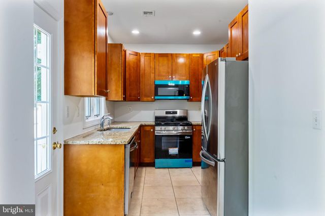 9 PERRY L DREW PL, Hightstown, NJ 08520