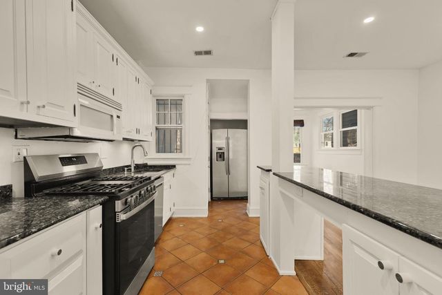 38 SHERMAN CIR NW, Washington, DC 20011