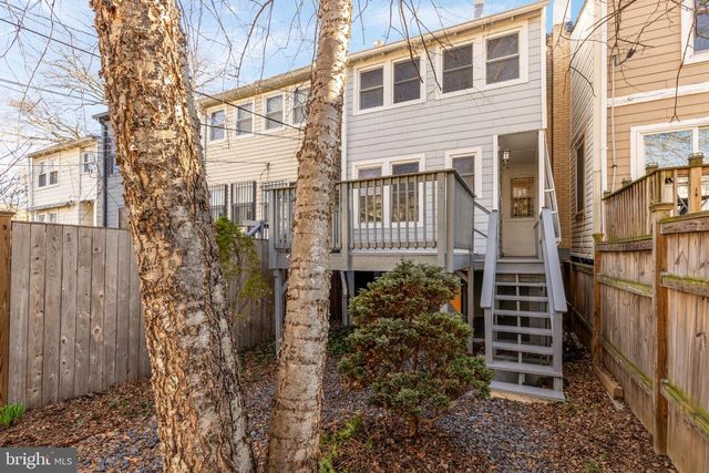 38 SHERMAN CIR NW, Washington, DC 20011