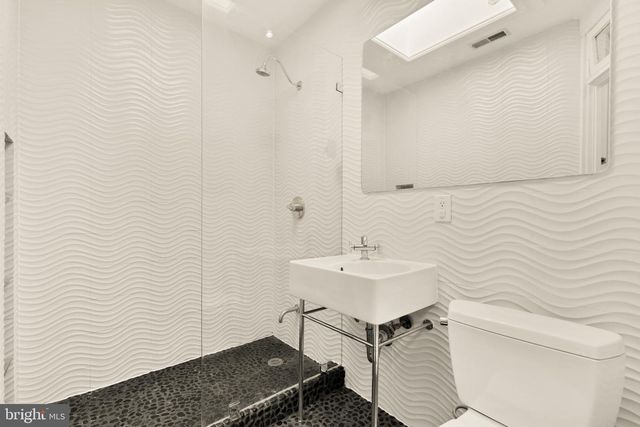 38 SHERMAN CIR NW, Washington, DC 20011