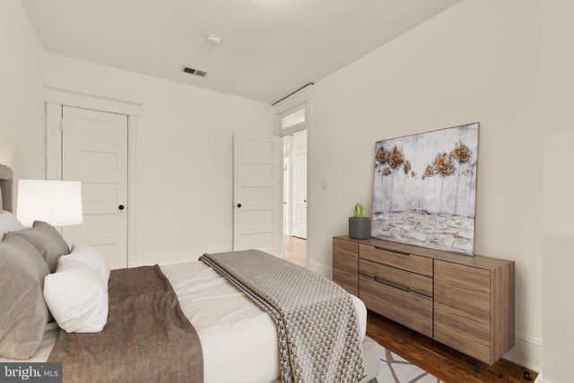 38 SHERMAN CIR NW, Washington, DC 20011