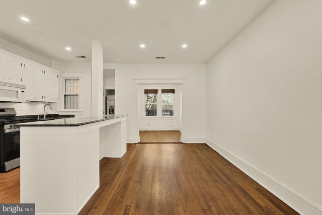 38 SHERMAN CIR NW, Washington, DC 20011