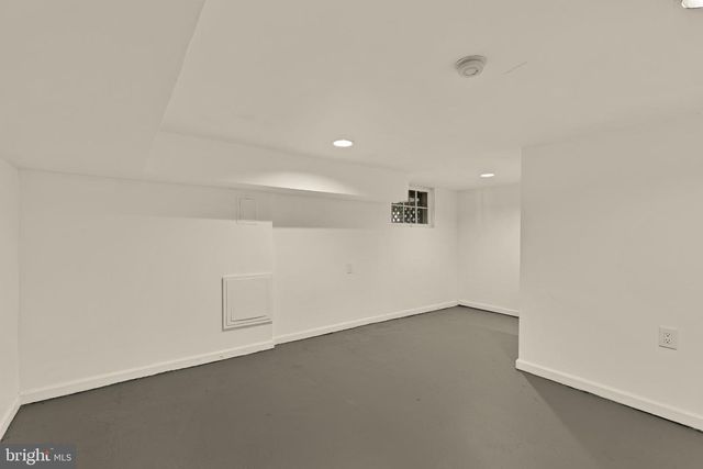 38 SHERMAN CIR NW, Washington, DC 20011