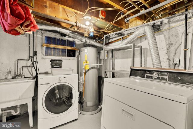 38 SHERMAN CIR NW, Washington, DC 20011