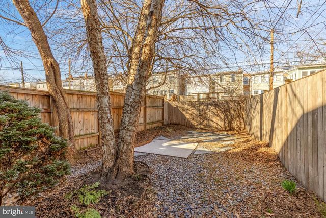 38 SHERMAN CIR NW, Washington, DC 20011