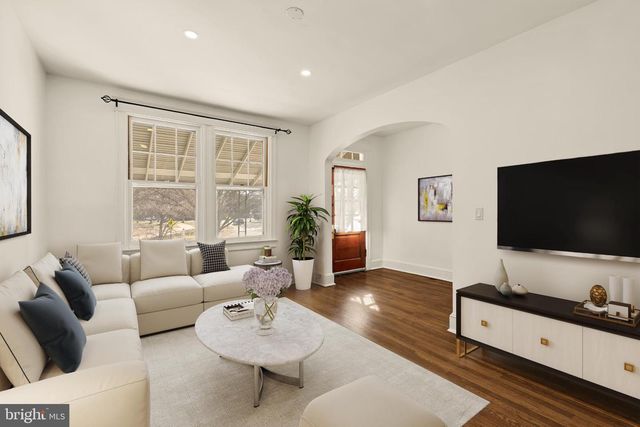 38 SHERMAN CIR NW, Washington, DC 20011