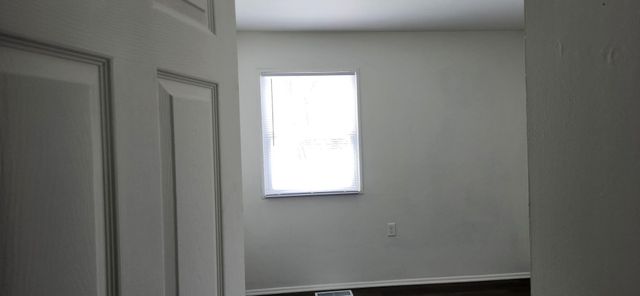 722-1 Capitol Road, Valparaiso, IN 46385