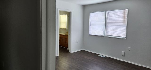 722-1 Capitol Road, Valparaiso, IN 46385