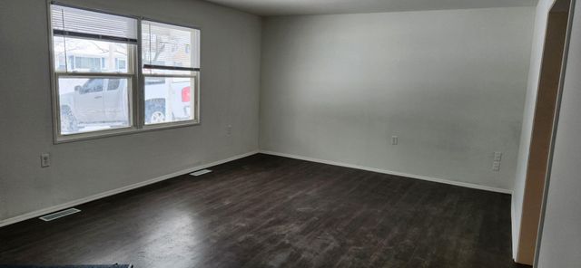 722-1 Capitol Road, Valparaiso, IN 46385