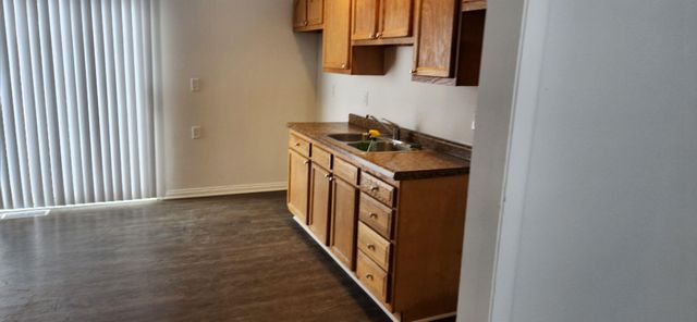 722-1 Capitol Road, Valparaiso, IN 46385