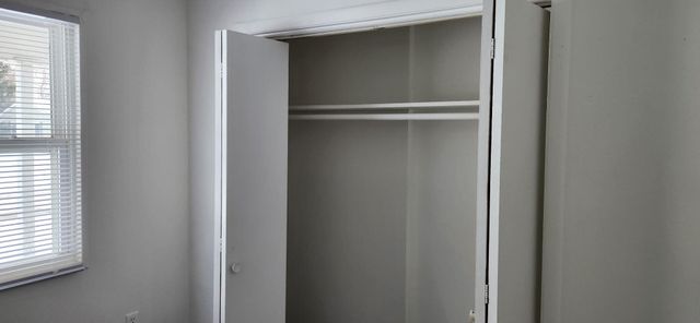 722-1 Capitol Road, Valparaiso, IN 46385