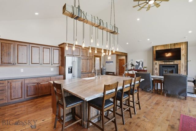 46 Moon Shadow Drive, Bozeman, MT 59715