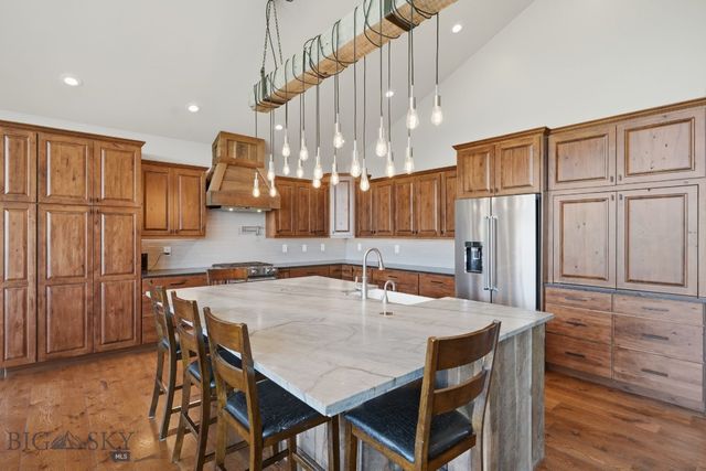 46 Moon Shadow Drive, Bozeman, MT 59715