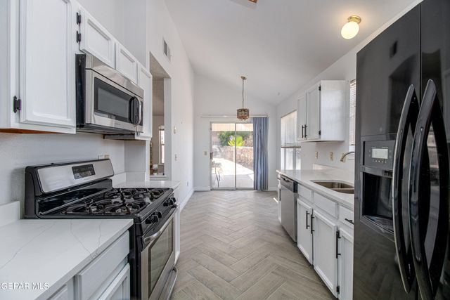 1008 FALCON HEAD Lane, El Paso, TX 79912