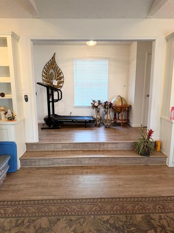 2 Acacia DR, Wimberley, TX 78676