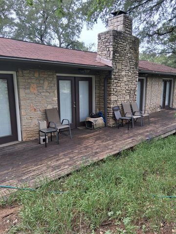 2 Acacia DR, Wimberley, TX 78676