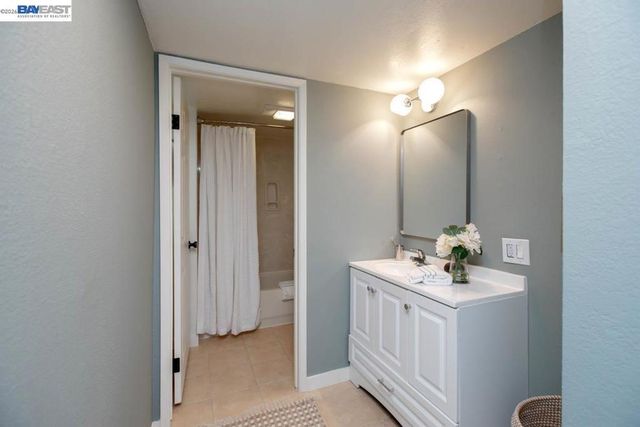 1628 Minturn St, Alameda, CA 94501