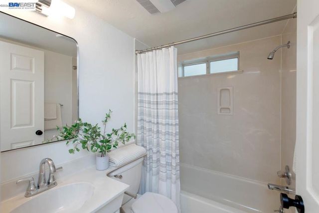 1628 Minturn St, Alameda, CA 94501