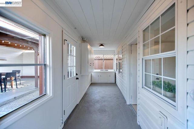 1628 Minturn St, Alameda, CA 94501