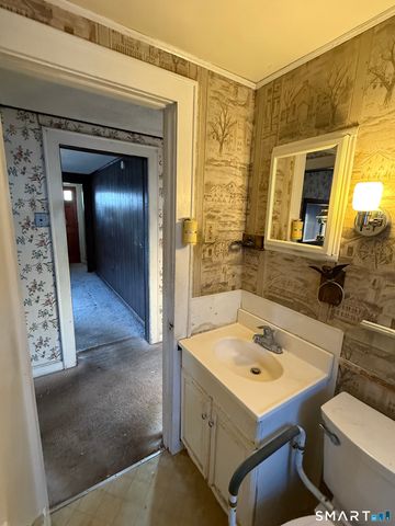 115 Saltonstall Parkway, East Haven, CT 06512