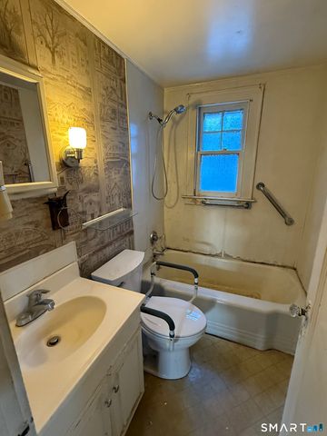 115 Saltonstall Parkway, East Haven, CT 06512