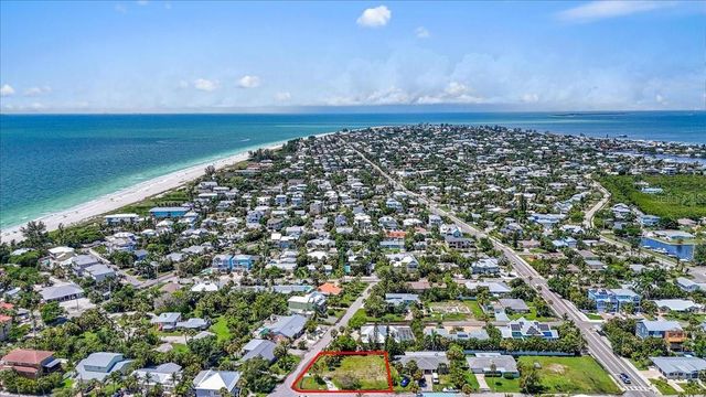 302 73RD STREET, Holmes Beach, FL 34217