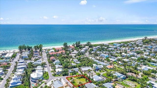302 73RD STREET, Holmes Beach, FL 34217