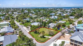 302 73RD STREET, Holmes Beach, FL 34217