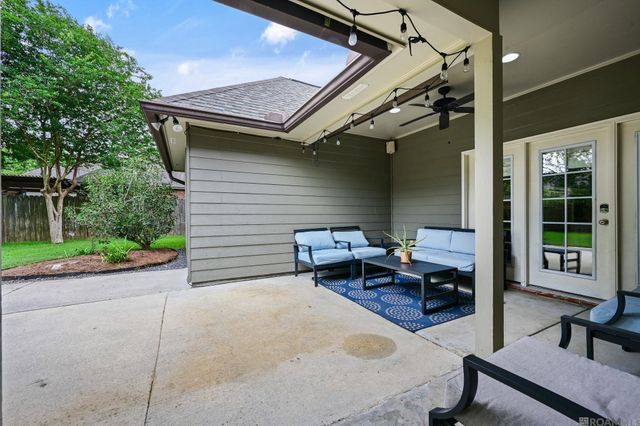 2244 Springlake Dr, Baton Rouge, LA 70810